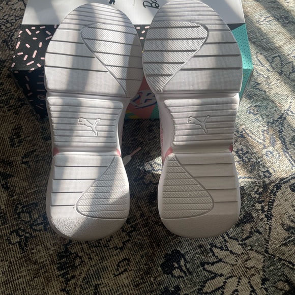 PUMA Woman’s Nova x BARBIE Sneaker - Picture 7 of 9
